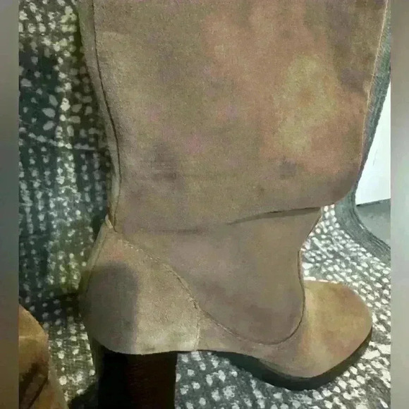 Ralph Lauren Gray Suede Leather Heeled Boots, size 9.5 - Picture 2 of 7